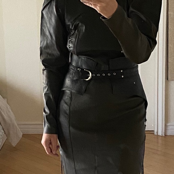 GESTUZ
VILEAGZ LEATHERDRESS
DK 38
Dark Olive NWT - Picture 11 of 15